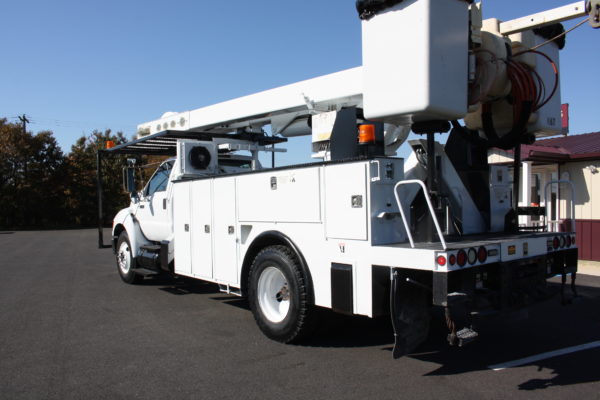 IMG 8633 600x400 - 2010 FORD F750 55FT BUCKET TRUCK