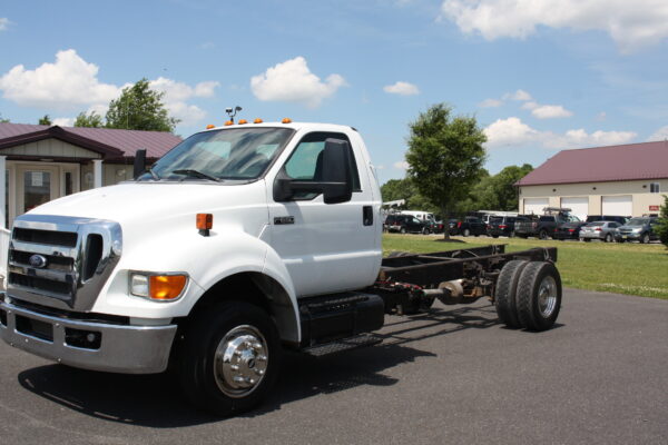 IMG 9528 600x400 - 2015 FORD F650 CAB AND CHASSIS