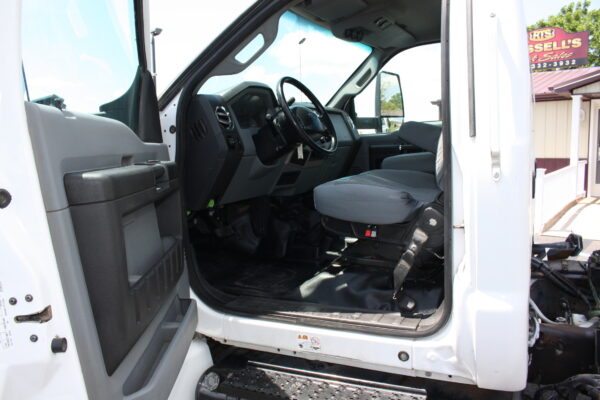 IMG 9534 600x400 - 2015 FORD F650 CAB AND CHASSIS