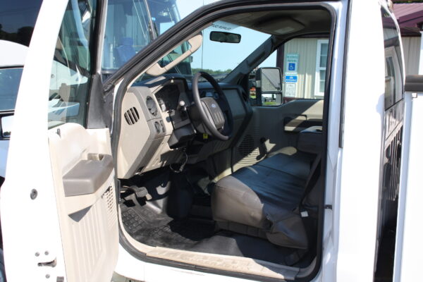 IMG 0257 1 600x400 - 2009 FORD F250 OPEN UTILITY TRUCK