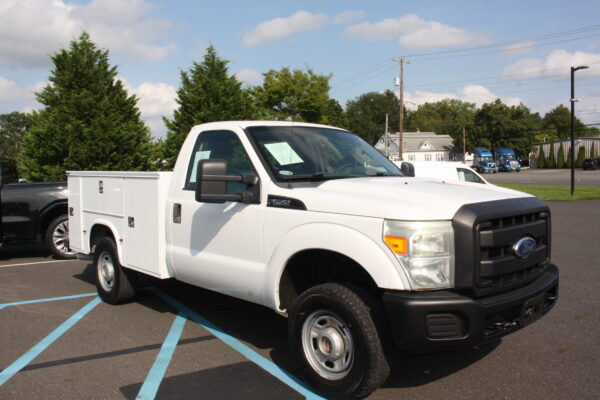 IMG 0320 600x400 - 2011 FORD F250 4X4 OPEN UTILITY