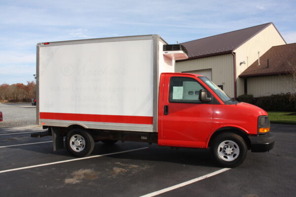 2009 Chevrolet 3500 Reefer Truck - Image 4