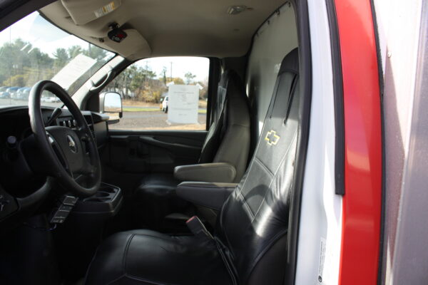 2009 Chevrolet 3500 Reefer Truck - Image 10