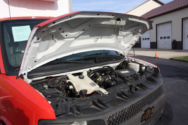 2009 Chevrolet 3500 Reefer Truck - Image 17
