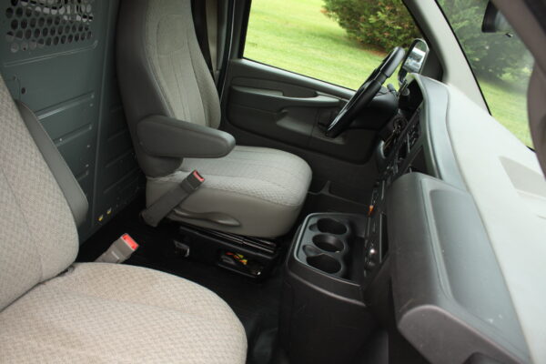 2015 CHEVROLET EXPRESS 3500 CARGO VAN WITH ACCESS PACKAGE - Image 15