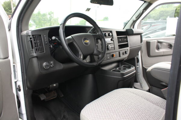 2015 CHEVROLET EXPRESS 3500 CARGO VAN WITH ACCESS PACKAGE - Image 16