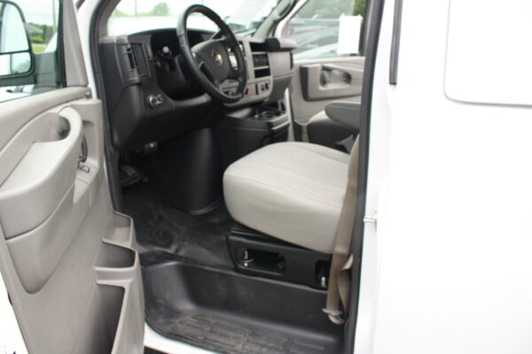 2015 CHEVROLET EXPRESS 3500 CARGO VAN WITH ACCESS PACKAGE - Image 23