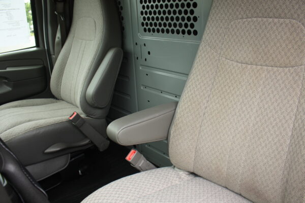 2015 CHEVROLET EXPRESS 3500 CARGO VAN WITH ACCESS PACKAGE - Image 34