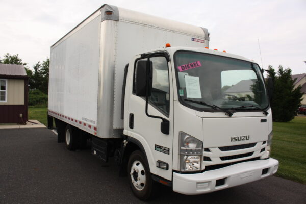 2015 ISUZU NPR BOX TRUCK WITH LIFT GATE - Image 9