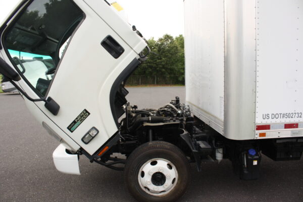 2015 ISUZU NPR BOX TRUCK WITH LIFT GATE - Image 12