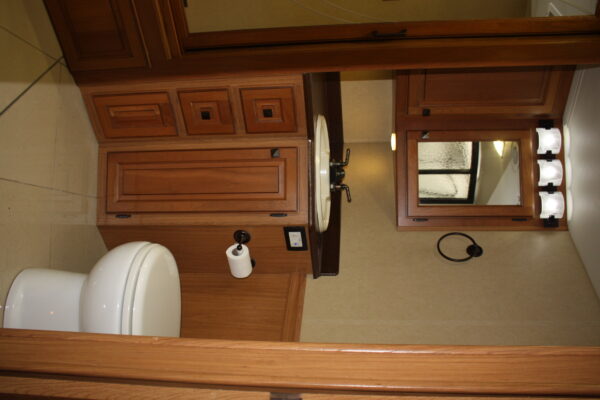 2013 FOREST RIVER BERKSHIRE MOTORHOME - Image 28
