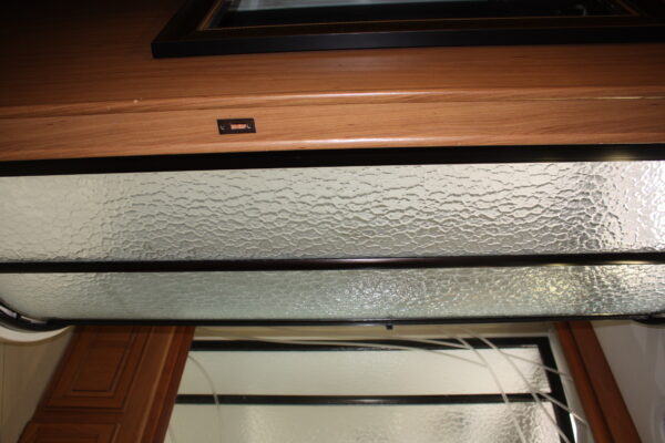 2013 FOREST RIVER BERKSHIRE MOTORHOME - Image 29
