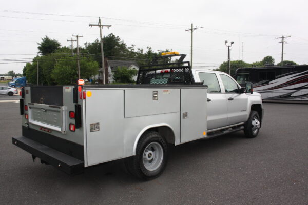 2015 CHEVROLET 3500HD OPEN UTILITY - Image 5