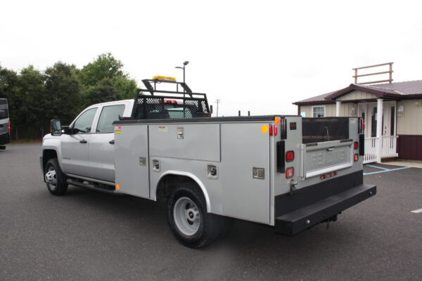 2015 CHEVROLET 3500HD OPEN UTILITY - Image 7