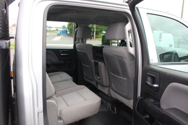 2015 CHEVROLET 3500HD OPEN UTILITY - Image 19