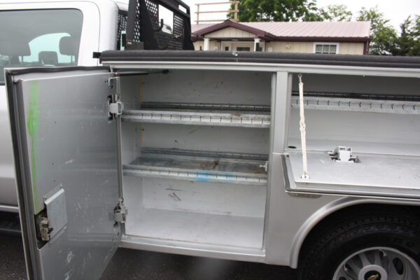 2015 CHEVROLET 3500HD OPEN UTILITY - Image 23