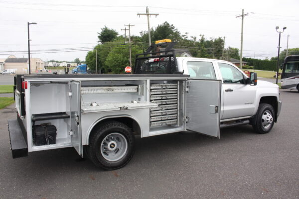 2015 CHEVROLET 3500HD OPEN UTILITY - Image 27