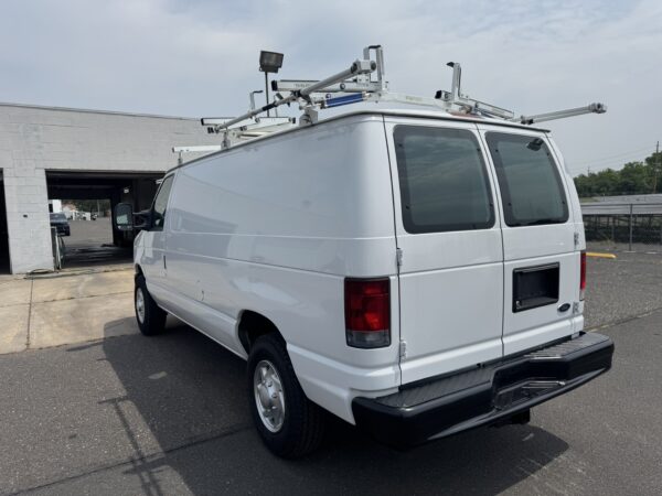 2013 FORD E250 UTILITY VAN - Image 3