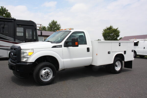 2015 Ford F350 4x4 Utility Truck