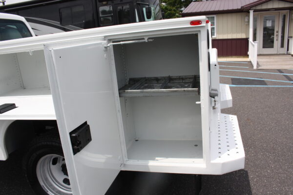 2015 Ford F350 4x4 Utility Truck - Image 18