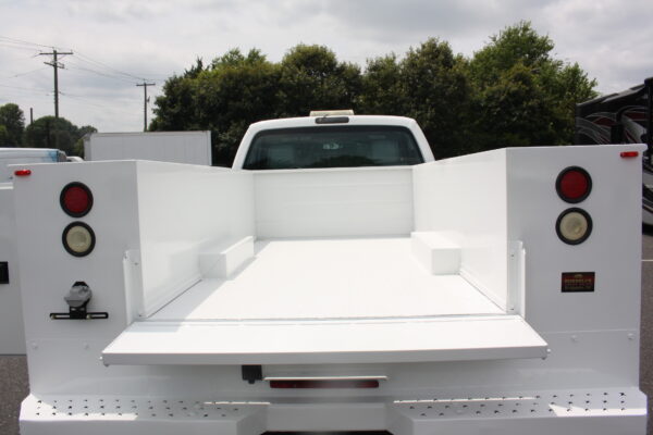 2015 Ford F350 4x4 Utility Truck - Image 19