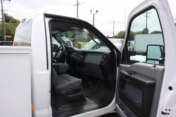 2015 Ford F350 4x4 Utility Truck - Image 24