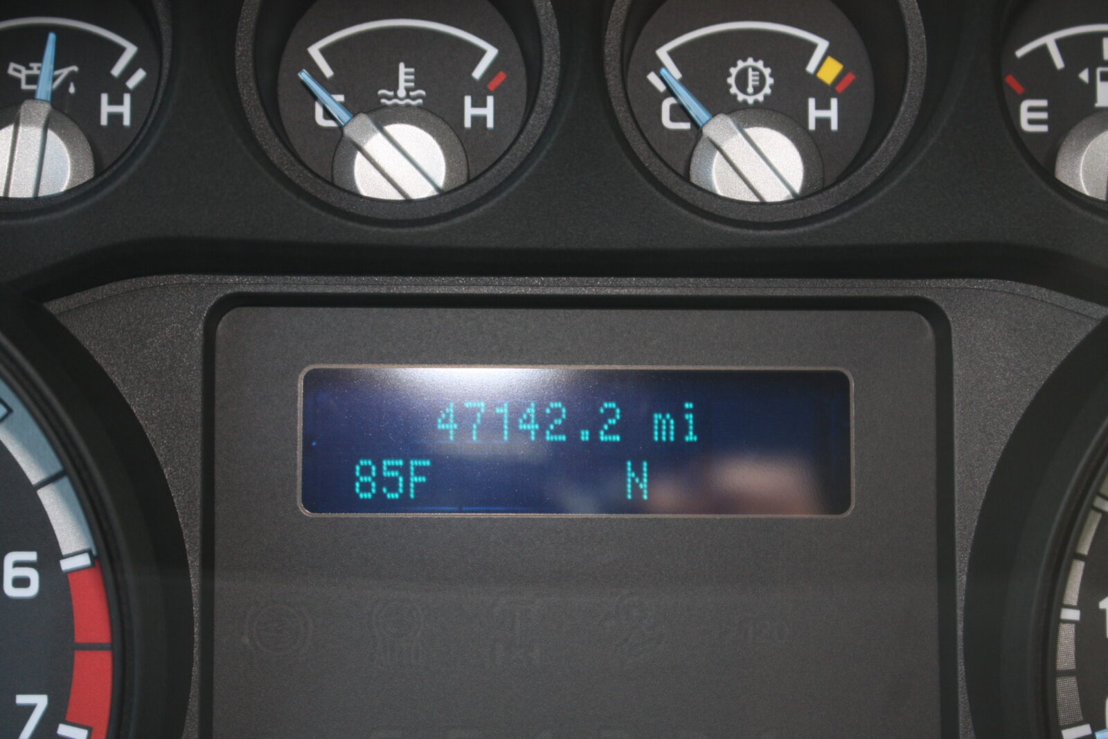 IMG_1126 2016 FORD F350 12FT STAKE BODY TRUCK - Image 12